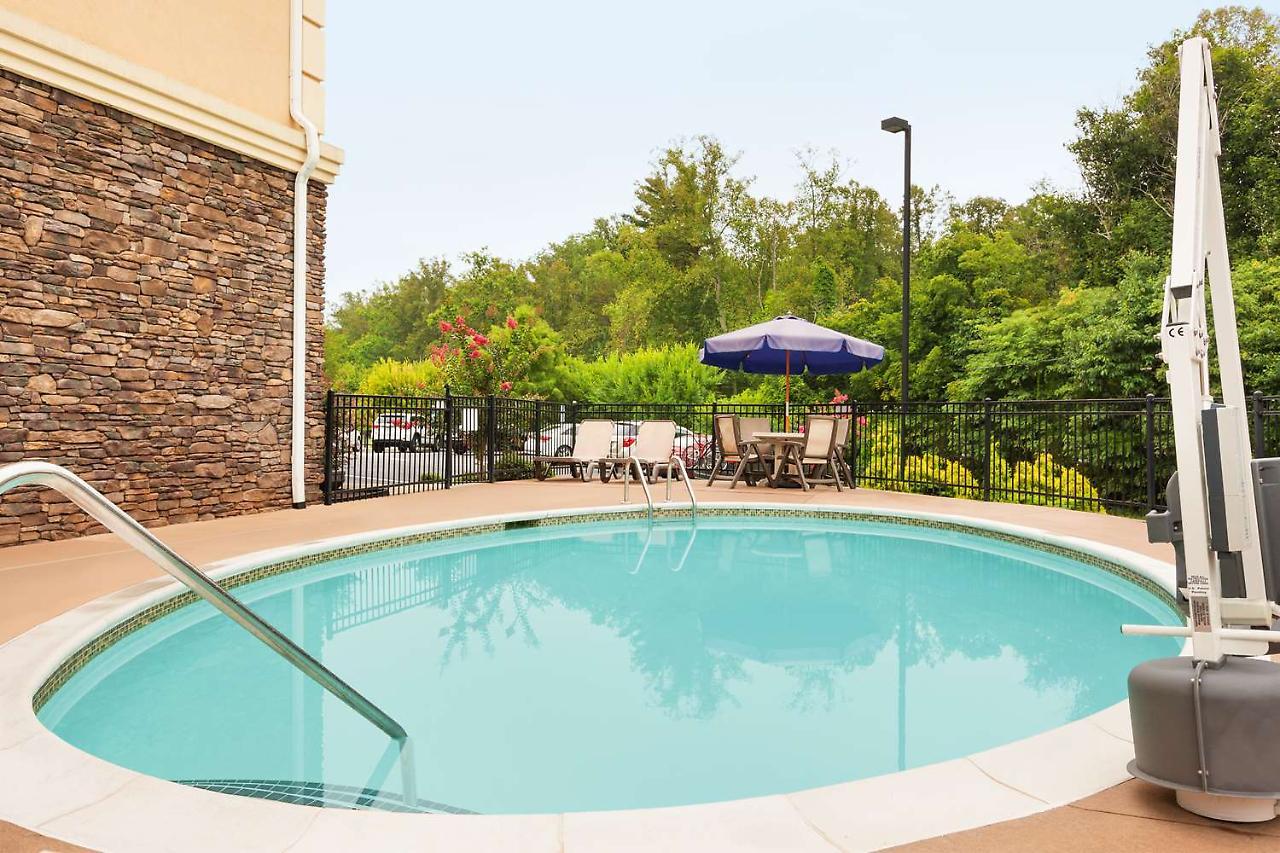 Country Inn & Suites By Radisson, Asheville West Near Biltmore Exterior foto